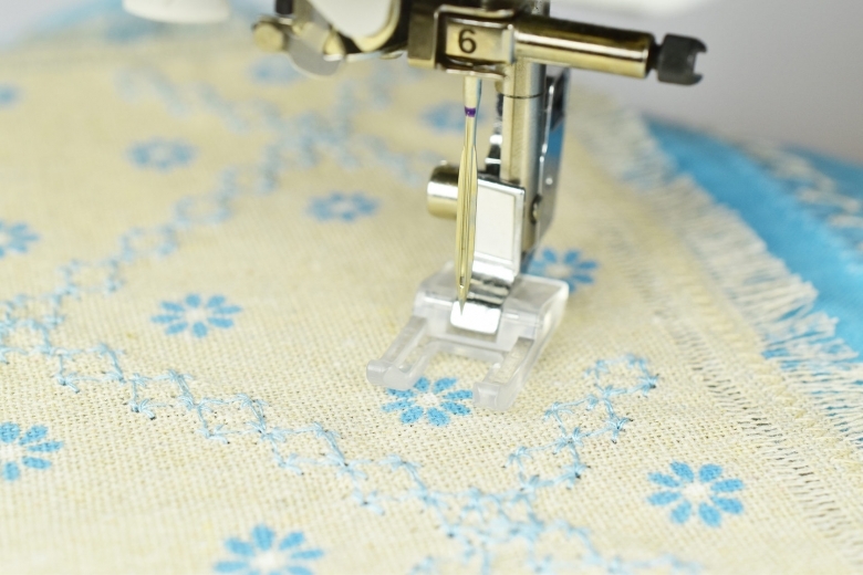 sparnuota-adata-buitinei-siuvimo-masinai-schmetz-hemstitch-wing-7-780x520
