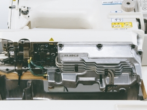 DDL900BS-WB/AK85 tiesiasiūlė pramoninė mašina su automatika