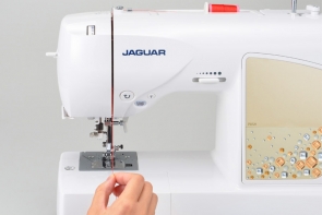 Computerized sewing machine Jaguar DQS405