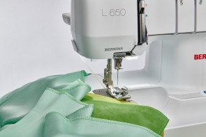 Overlock (Serger) BERNINA L650