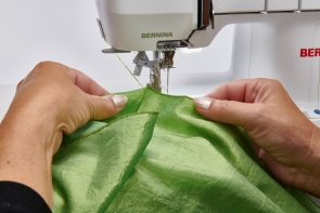 Krašto apmėtymo mašina (overlokas) BERNINA L660