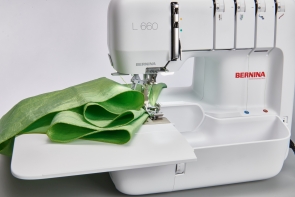 Krašto apmėtymo mašina (overlokas) BERNINA L660